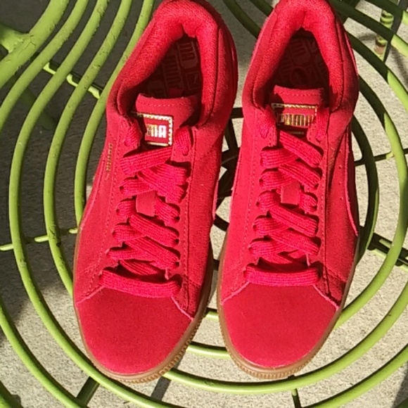 Puma Shoes - ❤ NEW ❤Puma Suede